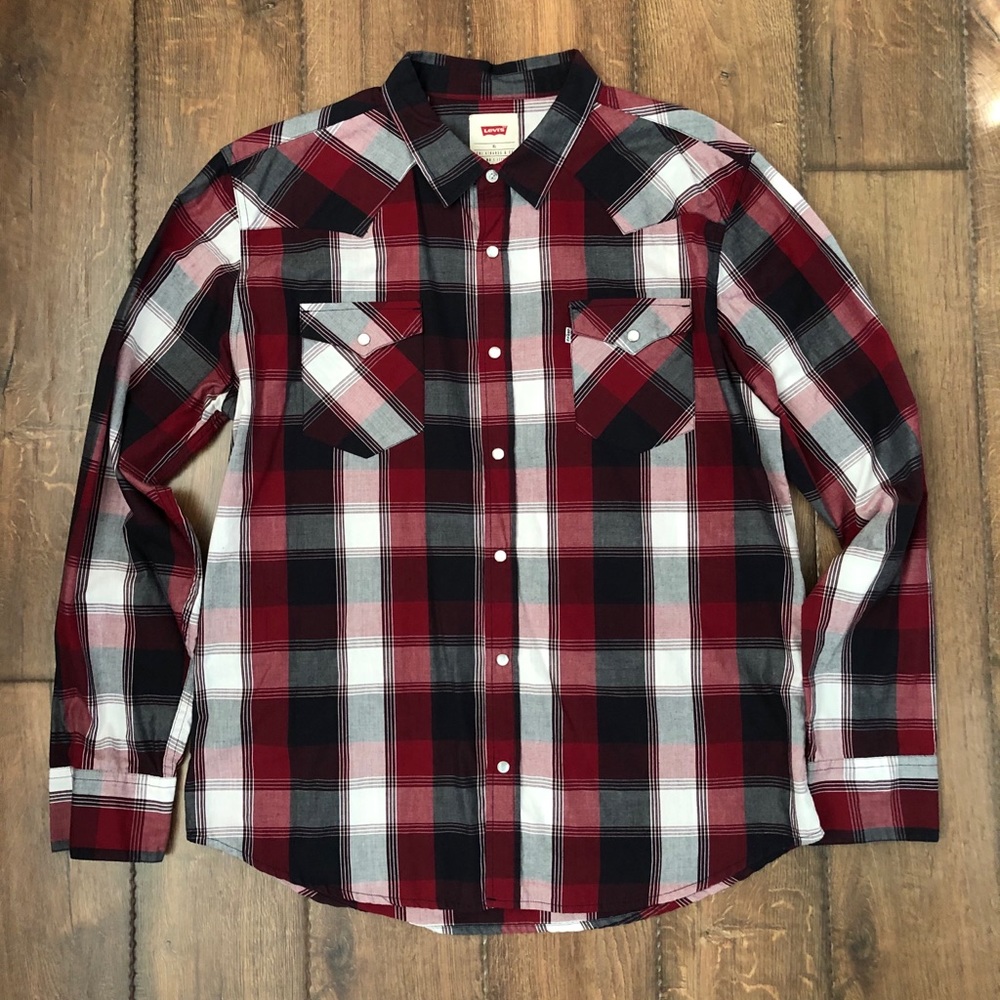 Levi’s Long Sleeve Button Down pattern shirt